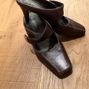 Flexation by aerosoles Brown Leather heels